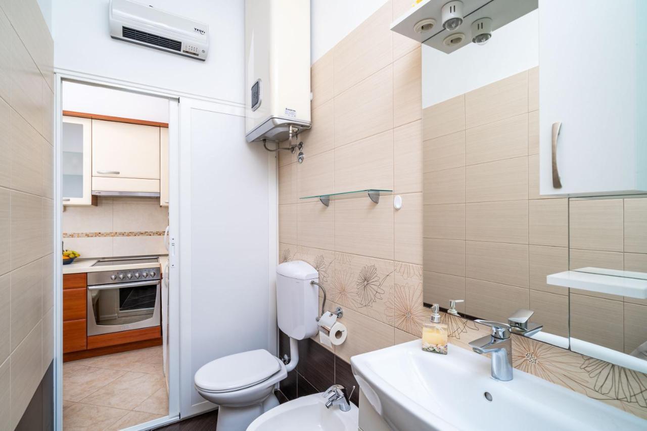 St. Jacob Old Town & Sea View Apartment